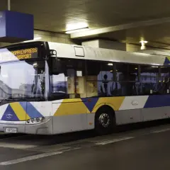 Autobus "Syntagma Express" na port lotniczy Ateny.