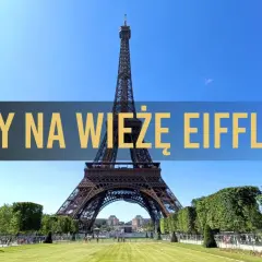 Wieża Eiffla w Paryżu, z napisem "Bilety na Wieżę Eiffla".