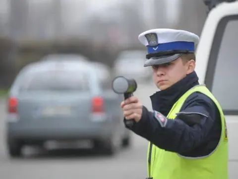 Gdzie się zatrzymać gdy zatrzymuje cię policja, aby uniknąć problemów