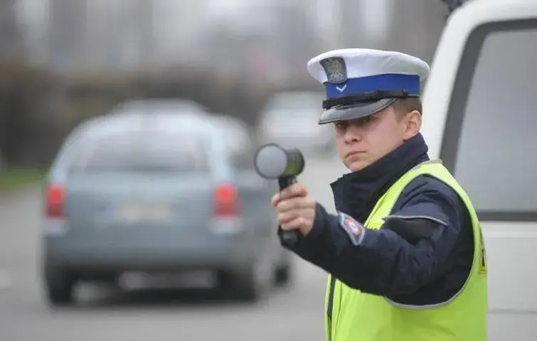 Gdzie się zatrzymać gdy zatrzymuje cię policja, aby uniknąć problemów