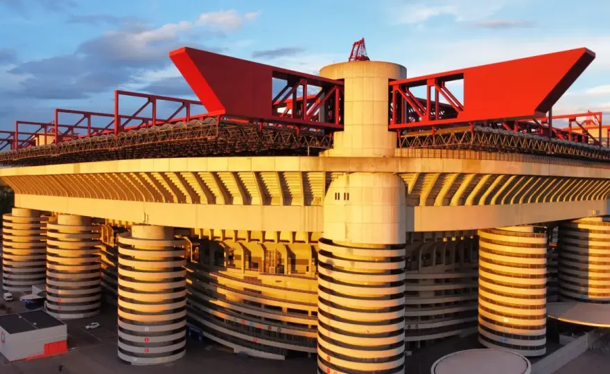 San Siro: Historia, zwiedzanie i przyszłość stadionu Interu Mediolan