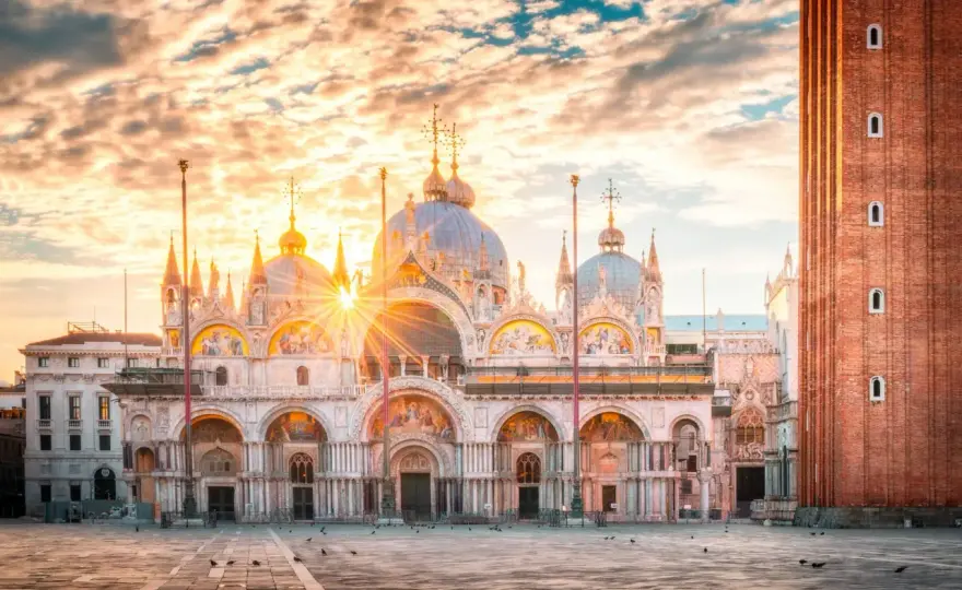 Piazza San Marco: Twój przewodnik po sercu Wenecji