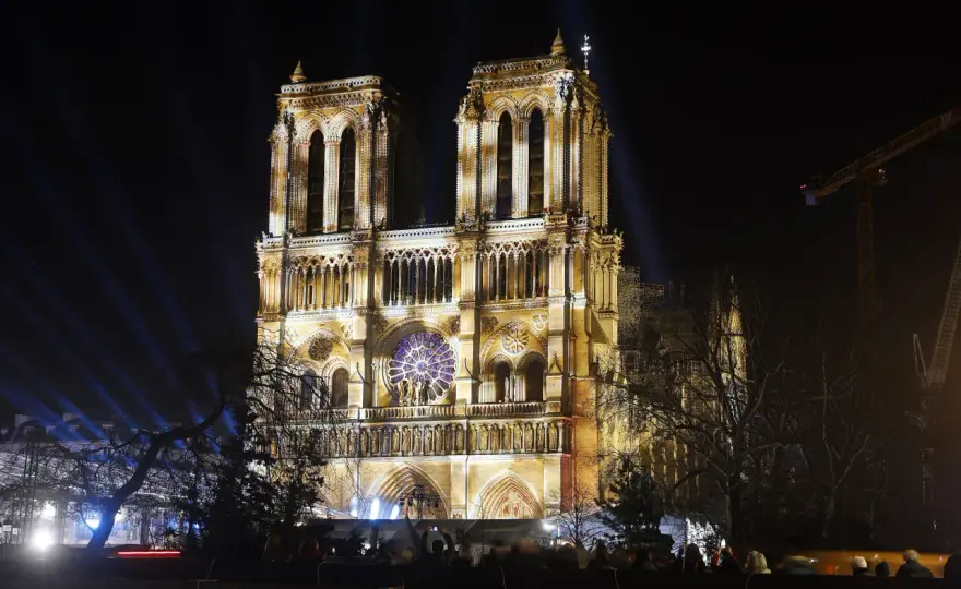Notre Dame: Odbudowa, otwarcie i zwiedzanie odrodzonej katedry