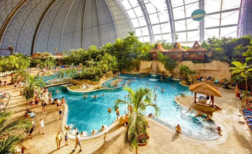 Tropical Islands Cennik 2026: Ile kosztuje wstęp i nocleg?